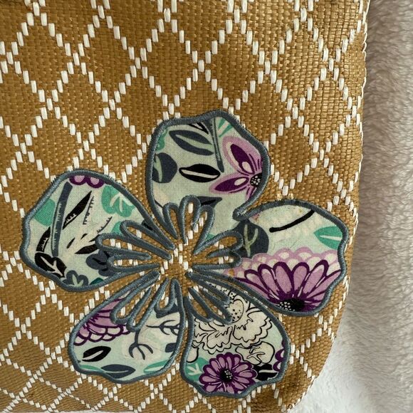 Vera Bradley Straw Crossbody with Hibiscus Design - Picture 2 of 7